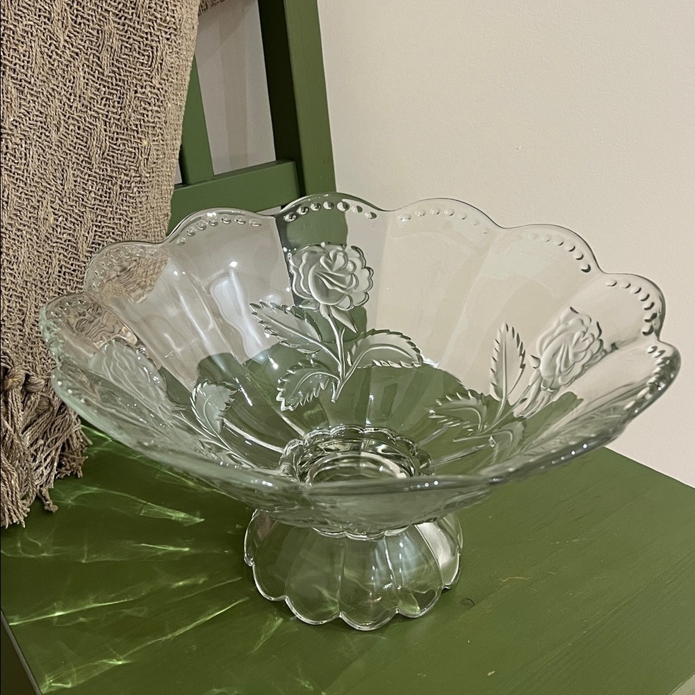 Vintage Bohemia Glass Frosted Crystal Rose Ruffled Edge Fruit Bowl Centerpiece